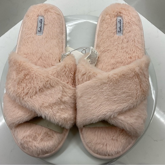 Splendid pink faux fur fuzzy slippers size M/L NWT - Picture 1 of 6